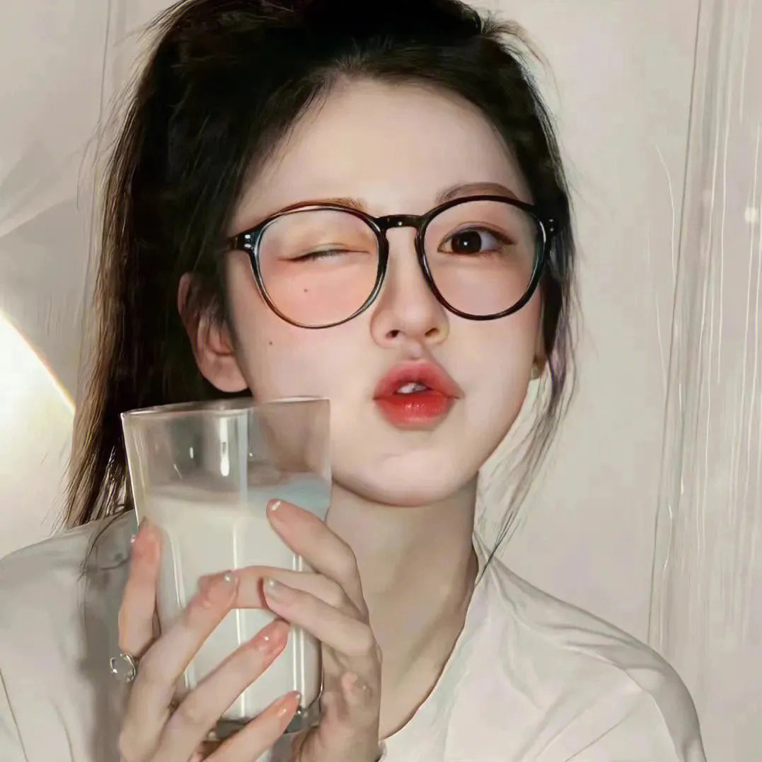 青春校园里少年尽情挥洒汗水
